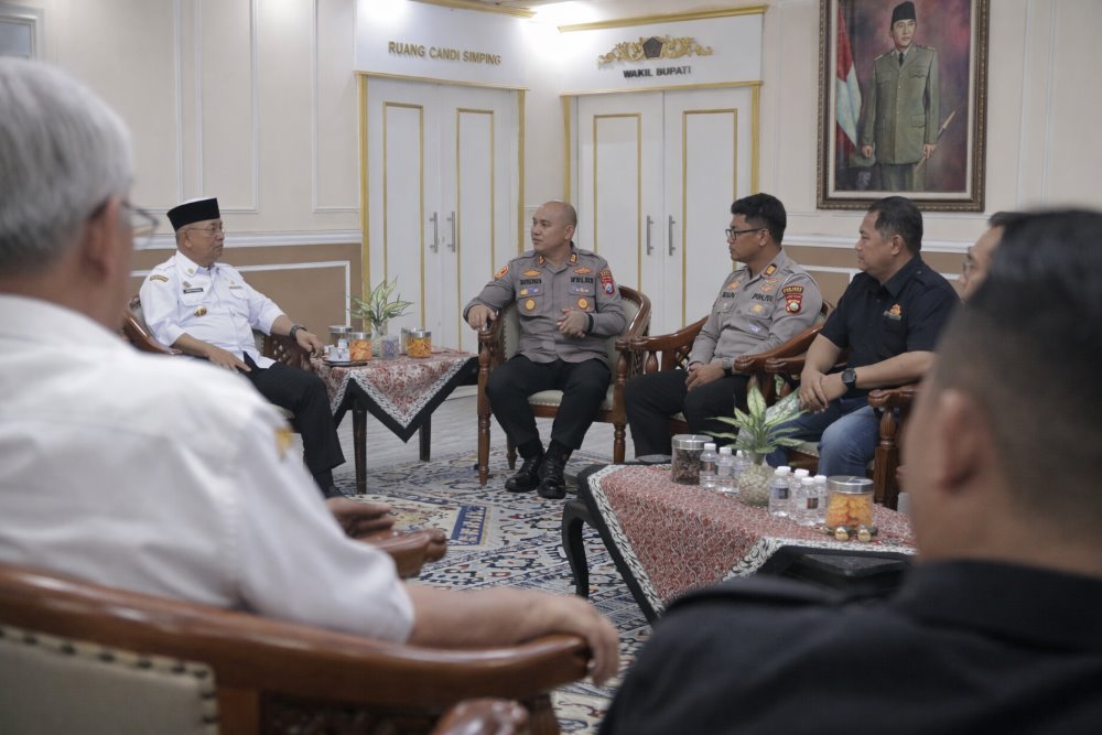 Kapolres Blitar Perkuat Sinergi Lewat Silaturahmi Forkopimda