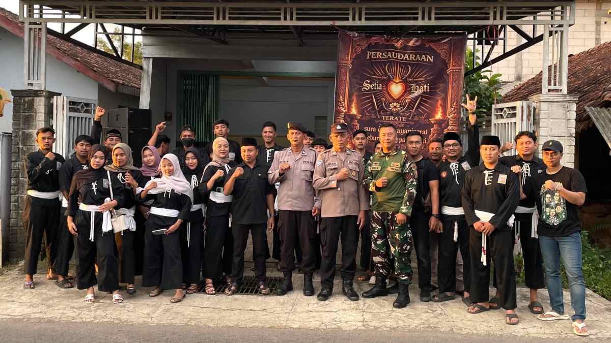 Kebersamaan Rayon Ngranti Warnai Aksi Bagi Takjil Perkuat Kepedulian Sosial di Bulan Ramadhan