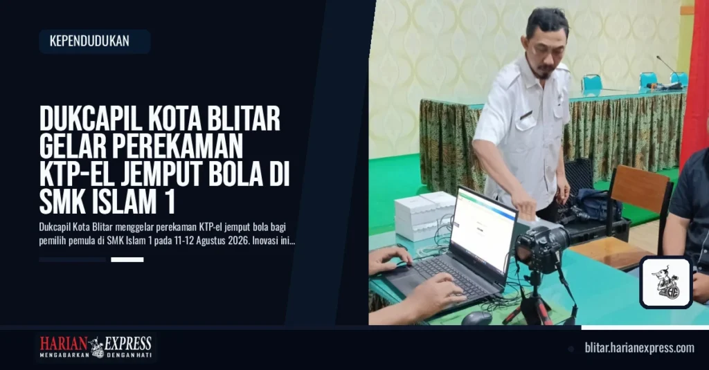Permudah Pemilih Pemula, Dukcapil Kota Blitar Lakukan Perekaman KTP-el di SMK Islam 1